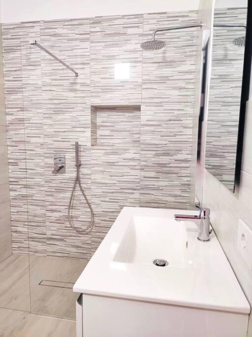 Ambroeus Apartmens Casa Spaziosa In Centro Paese Inzago Екстер'єр фото